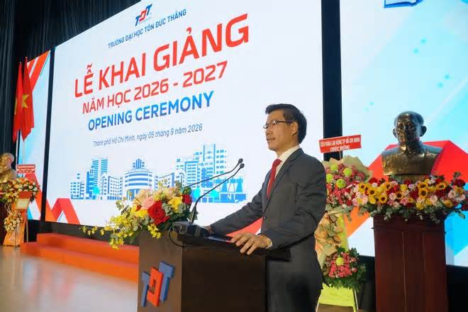 Hiệu trưởng nhắn nhủ sinh viên ngày khai trường: 'Năng lực tự học mới giúp chúng ta đi xa'