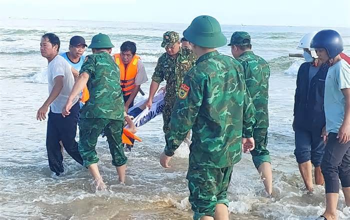 Tìm thấy thi thể nam sinh sau 3 ngày mất tích trên vùng biển Quảng Trị
