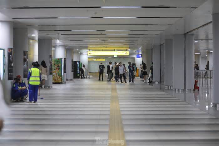 Bất ngờ hình ảnh metro TPHCM ngày mùng 5 Tết