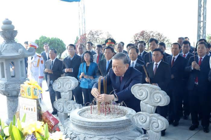 Tổng Bí thư Tô Lâm tri ân các tiền bối tiêu biểu của Đảng và các Anh hùng liệt sĩ tại Hà Tĩnh