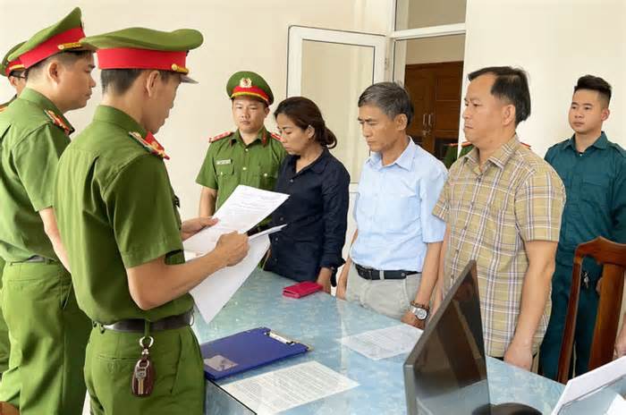 Khởi tố, bắt tạm giam 3 cựu Trưởng phòng Giáo dục ở Quảng Nam