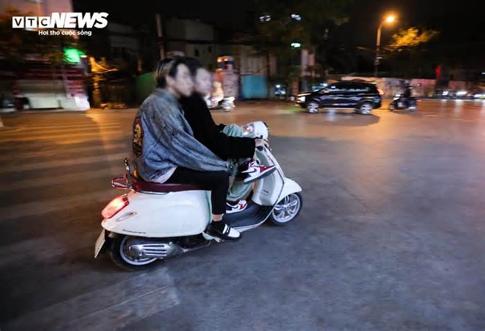 Cảnh sát 141 hóa trang đón lõng các 'quái xế' độ xe, nẹt pô trên phố Hà Nội