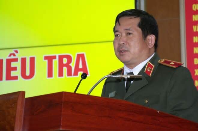 Thiếu tướng Đinh Văn Nơi công khai số điện thoại để nhận tin báo về tội phạm