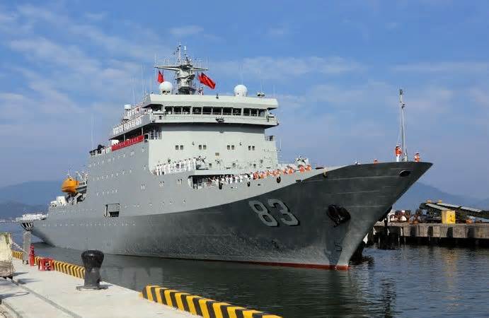 Tàu huấn luyện Thích Kế Quang của Hải quân Trung Quốc thăm Đà Nẵng