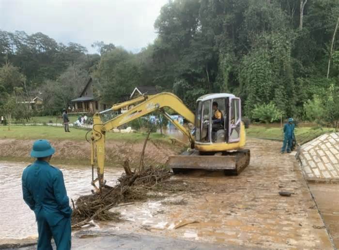 Nguyên nhân khiến 4 du khách bị lũ cuốn trôi ở Khu du lịch Làng Cù Lần