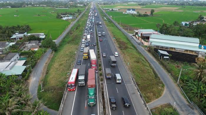 Nguyên nhân cao tốc TPHCM - Trung Lương ùn tắc kéo dài nhiều giờ