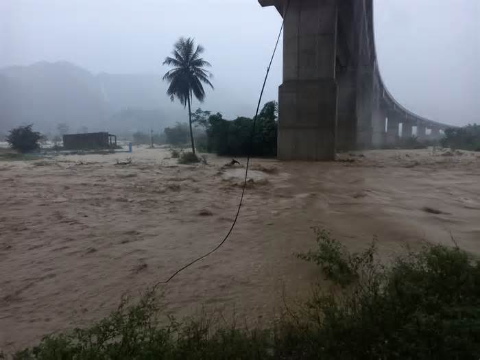 Đà Nẵng tiếp tục cảnh báo thiên tai, kêu gọi dân đề phòng ngập lụt trong vài ngày tới