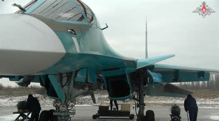 Video cho thấy máy bay ném bom Su-34 với bom dẫn đường tầm xa