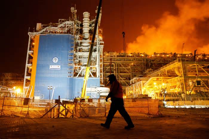 Nga nói EU 'tự bắn vào chân mình' khi hạn chế nhập khí đốt LNG