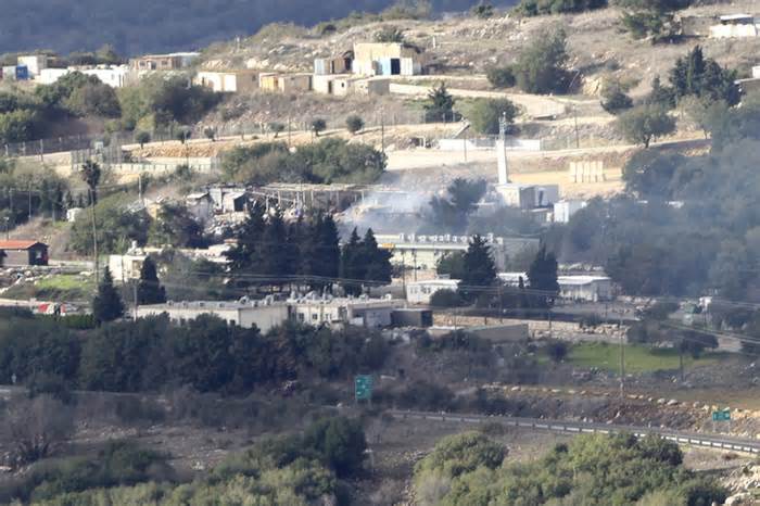 Hezbollah nã rocket 'núi lửa' khiến căn cứ quân sự Israel thiệt hại nặng