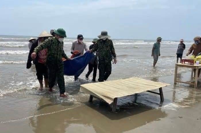 Tìm thấy thi thể hai anh em mất tích trên biển ở Hà Tĩnh