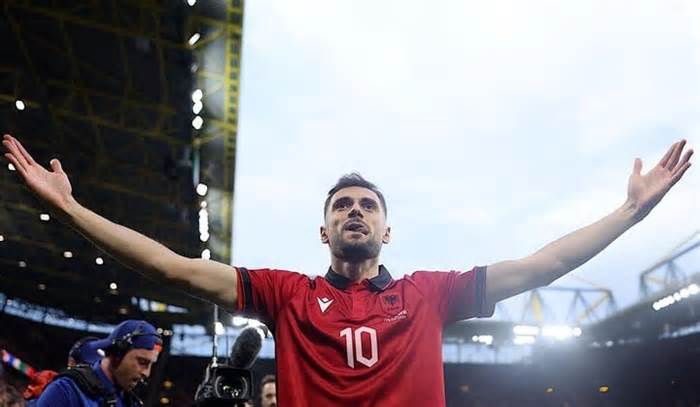 Tiền đạo Albania ghi bàn thắng nhanh nhất trong lịch sử EURO