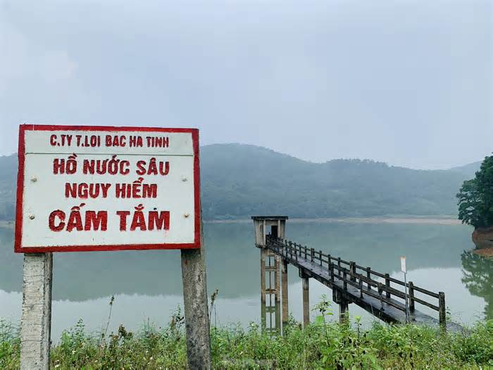 Cận cảnh hàng loạt hồ đập ở Hà Tĩnh 'rệu rạo' trong mùa mưa lũ
