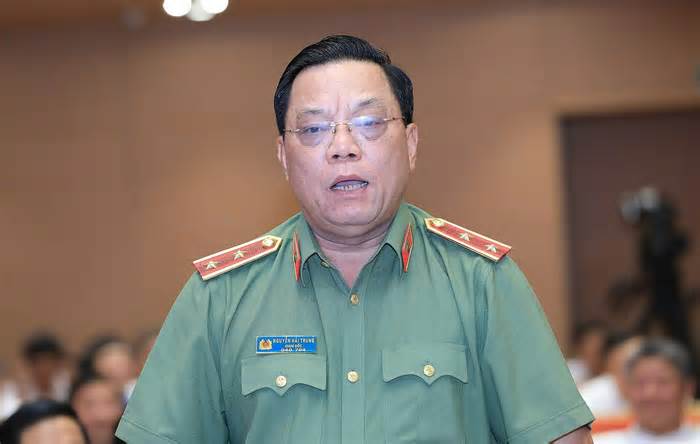 Giám đốc Công an Hà Nội đề nghị cấp bình chữa cháy cho hộ nghèo