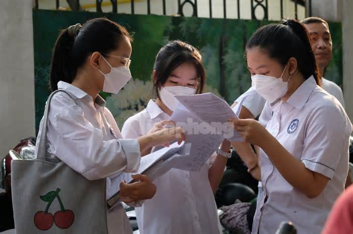 Chính sách nào cho giáo dục THPT ở Hà Nội khi xã hội hoá quá đà?