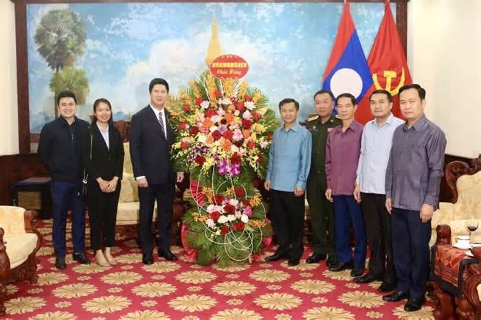 Ban Tuyên giáo Trung ương chúc Tết cổ truyền Bun Pi May tại Đại sứ quán Lào