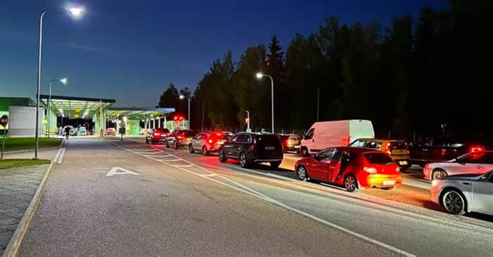 Nga kêu gọi công dân không đi ô tô tới Đức, Phần Lan