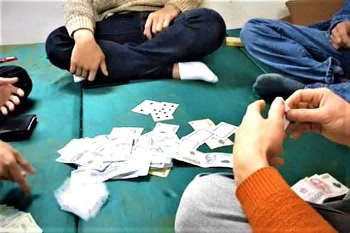 Ngồi xem đánh bạc có bị xử lý?