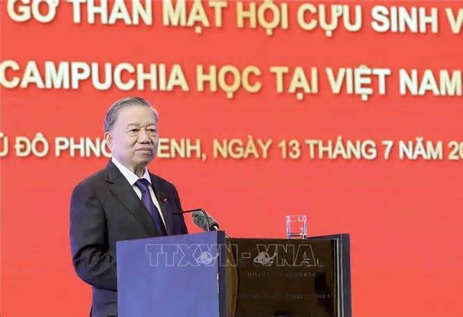 Chủ tịch nước Tô Lâm gặp mặt cựu lưu học sinh Campuchia từng học tập tại Việt Nam