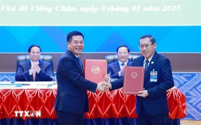 Báo chí Lào ca ngợi quan hệ đặc biệt giữa Việt Nam và Lào