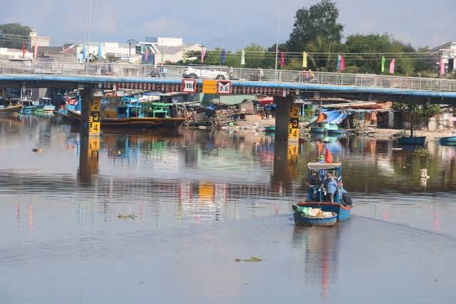 Người đàn ông xin khai thác 'kho báu 3 tấn vàng' dưới sông Cà Ty