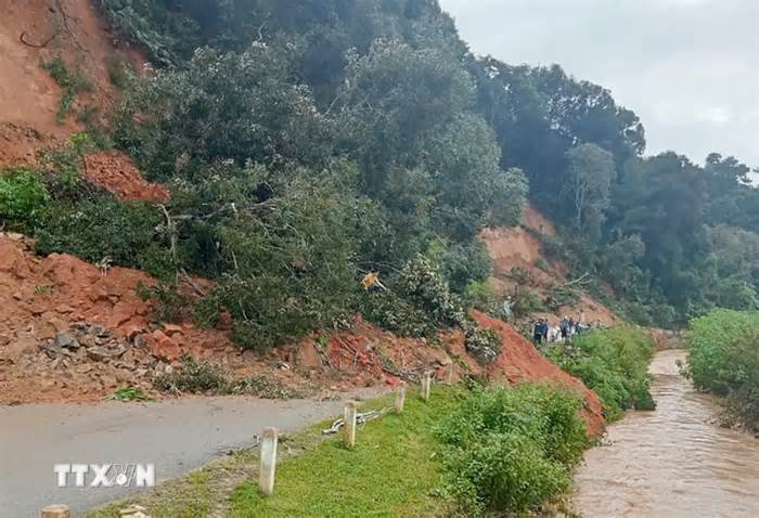 Điện Biên: Xuất hiện hàng trăm điểm sạt lở trên các tuyến quốc lộ, tỉnh lộ