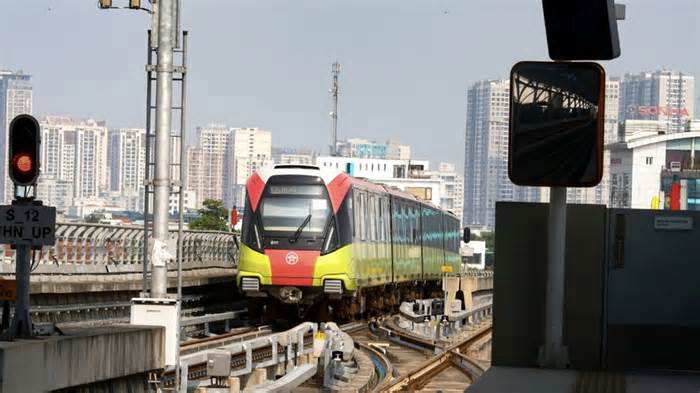 Tuần đầu vận hành, metro Nhổn - ga Hà Nội đón gần 400.000 lượt khách