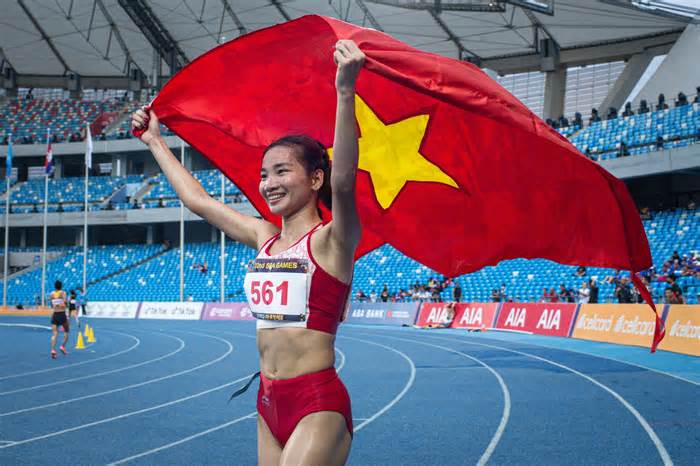 VĐV Indonesia thừa nhận 'sập bẫy' của Nguyễn Thị Oanh trên đường chạy 10.000 mét