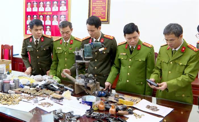 Công an Thanh Hoá phá đường dây mua bán vũ khí, thu giữ nhiều loại súng, lựu đạn
