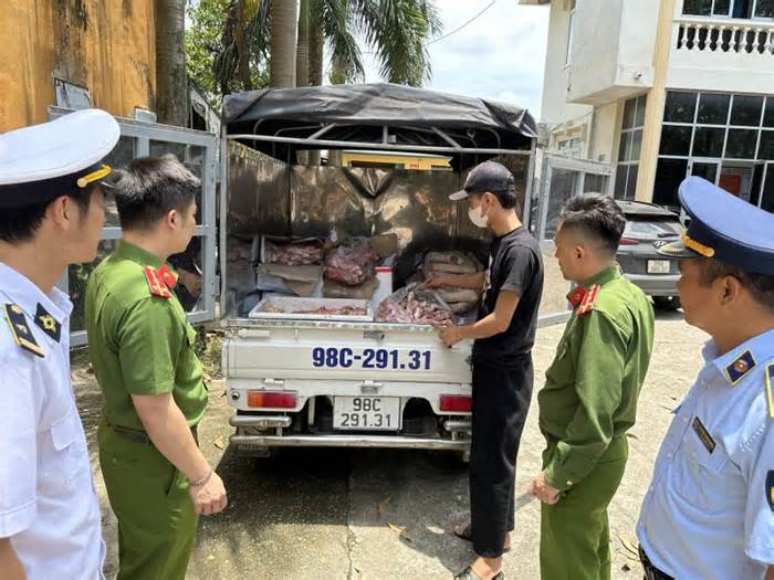 Bắc Giang: Phát hiện gần 1 tấn thực phẩm “bẩn” chuẩn bị vào KCN
