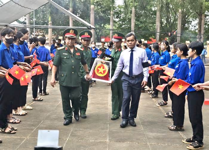 Truy điệu, an táng hài cốt liệt sĩ hy sinh tại Campuchia