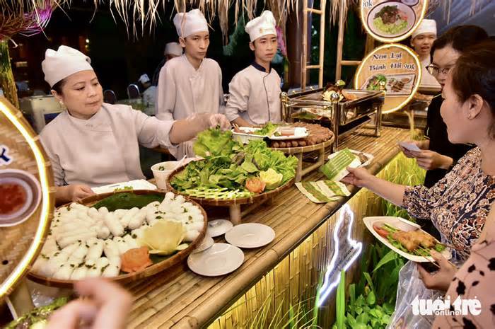 Hơn 40.000 lượt khách đến Lễ hội Văn hóa ẩm thực, món ngon