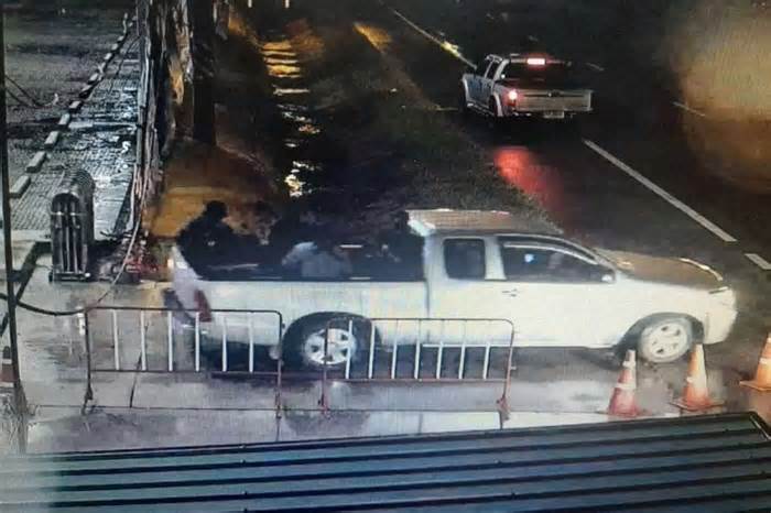 Băng cướp mang súng cướp tiệm vàng Thái Lan