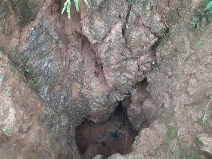 Tìm thấy nạn nhân bị xe lùi trúng, rơi xuống hố sâu ở Hà Giang