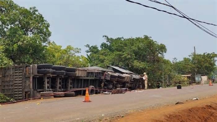 Hai bà cháu bị xe container tông tử vong