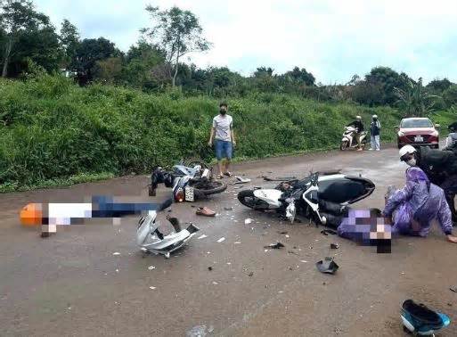 Đắk Lắk: Hai xe máy đâm nhau khiến ba người thương vong