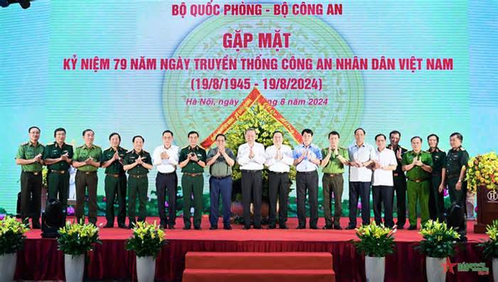 Bộ Quốc phòng gặp mặt kỷ niệm 79 năm Ngày truyền thống Công an nhân dân