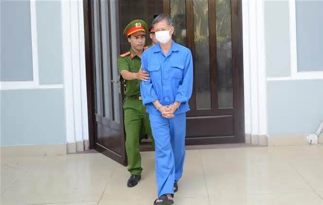 Vụ tham ô tại CDC Đà Nẵng: Các bị cáo nhận mức án nghiêm minh