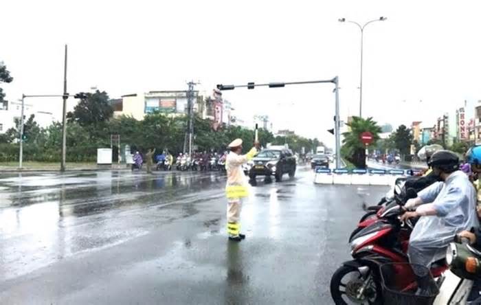 Vượt đèn đỏ theo hiệu lệnh của cảnh sát giao thông có bị phạt?