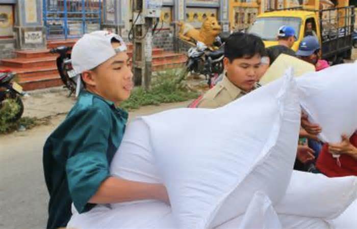 Nghệ An hỗ trợ 1.436.365 kg gạo cho học sinh nghèo