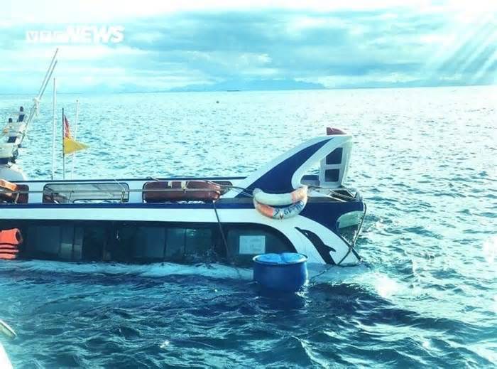 Nguyên nhân cano du lịch chìm trên đảo Cù Lao Chàm