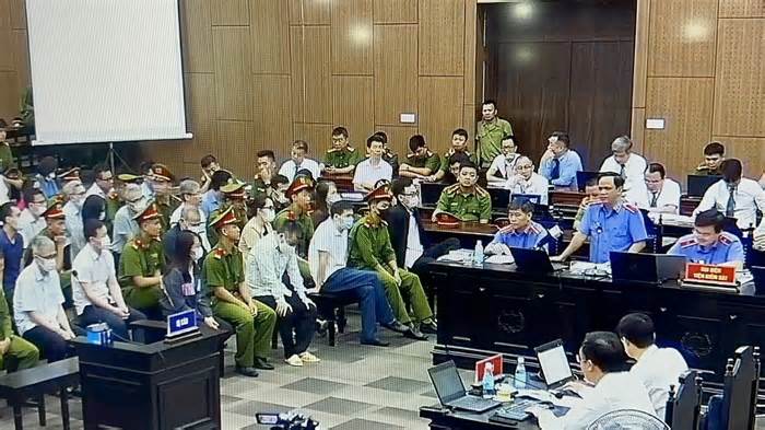 Kiểm sát viên vạch tội cựu điều tra viên Hoàng Văn Hưng 'phản bội lại đồng đội'