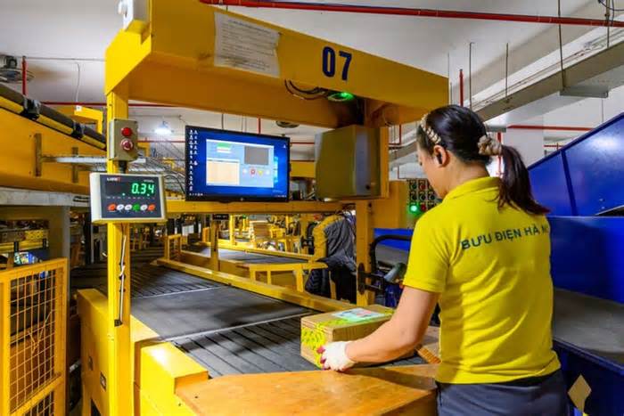 Vietnam Post dùng công nghệ AI để tăng tốc lưu thông hàng hóa dịp cận Tết