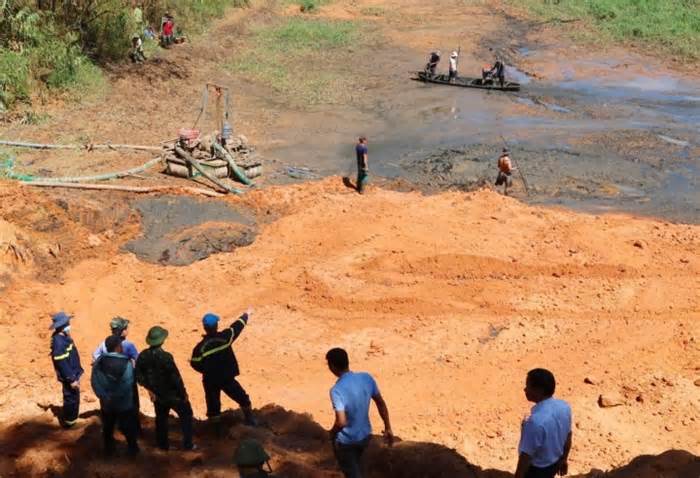 Yêu cầu điều tra nguyên nhân vỡ hồ nước thải khiến 1 công nhân thiệt mạng