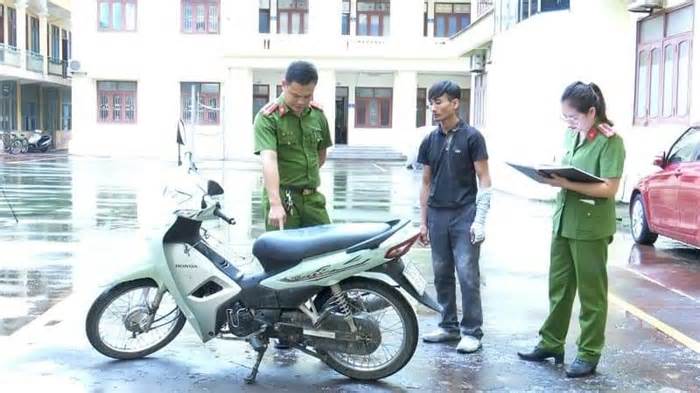 Bám theo người phụ nữ từ Nam Định sang Ninh Bình rồi ép xe cướp tài sản