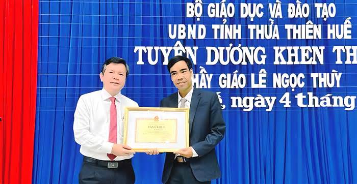 Bộ GD&ĐT tặng bằng khen cho nam giáo viên dũng cảm cứu sống 3 người trong lũ tại Huế