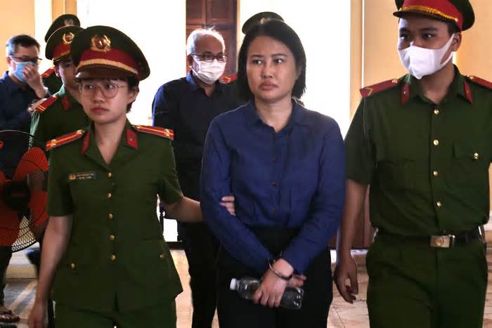 'Bà trùm'' Hoàng Thị Thúy Nga hầu tòa lần 4 vụ sai phạm ở Sở Y tế Tây Ninh