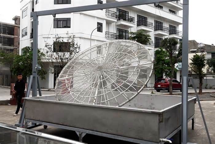 Dụng cụ làm ra chiếc chả mực siêu to, khổng lồ tại Quảng Ninh