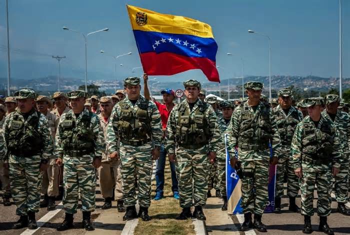 Lý do Venezuela đổ 15.000 quân tới biên giới? Mexico bác bỏ mọi sự can thiệp nước ngoài vào Caracas