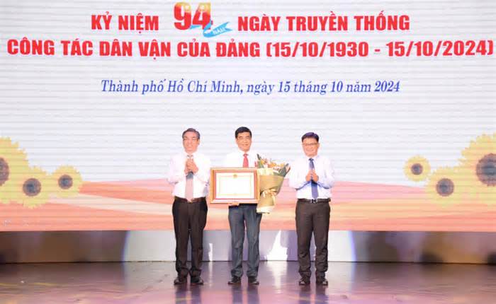 Mỗi cán bộ, đảng viên học tập tư tưởng, đạo đức, phong cách dân vận của Chủ tịch Hồ Chí Minh